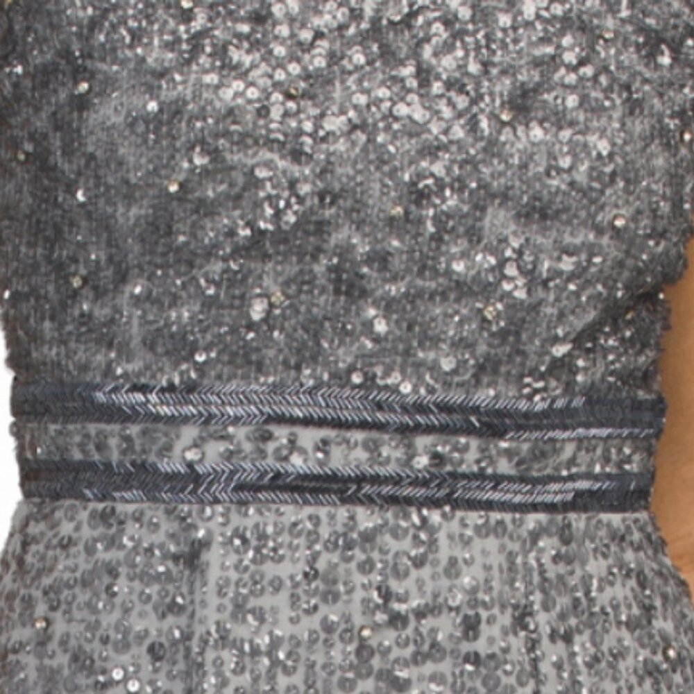 MAC DUGGAL Sleeveless Sequin Embellished Cocktail Dress - Picture 3 of 4